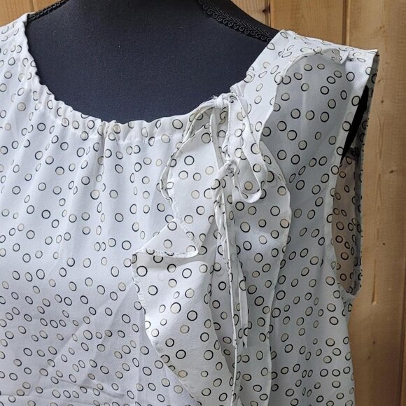 Ann Taylor Loft Medium White with circles blouse - Picture 3 of 6
